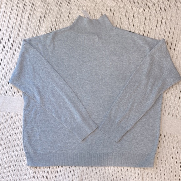 New Old Navy Color-Blocked Chevron Turtleneck Heather Light Gray Sweater ! - Picture 8 of 11